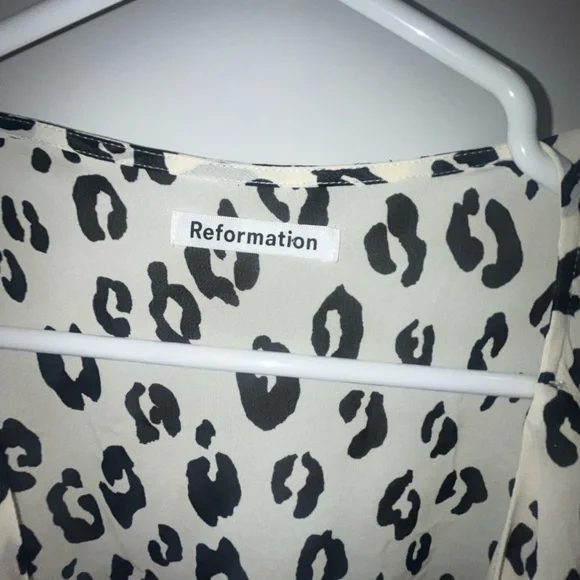 Reformation Melba Wrap Dress In Snow Leopard Adjustable - Picture 6 of 7